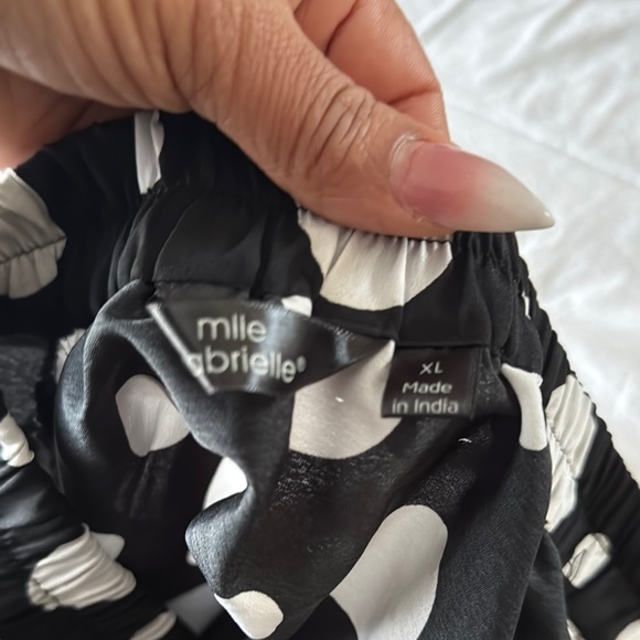 Black and White Maxi A-Line Pleated Skirt - Picture 2 of 3